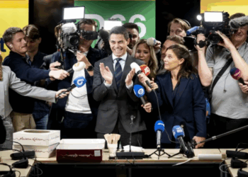 নেদারল্যান্ডসে কেন্দ্রপন্থী ডি৬৬–এর ঐতিহাসিক জয়, রব জেটেন হতে পারেন দেশের সর্বকনিষ্ঠ প্রধানমন্ত্রী