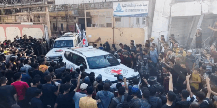 হামাস-ইসরায়েল বন্দি বিনিময় শুরু, গাজা সম্মেলনের আগে শান্তি প্রক্রিয়া এগোচ্ছে