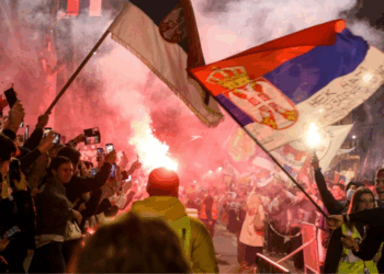 সার্বিয়ায় ট্রেন স্টেশন ধসের এক বছর: নিহতদের স্মরণে হাজারো তরুণের মিছিল