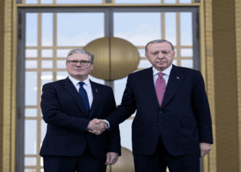 তুরস্কের আকাশে নতুন ডানার প্রতিশ্রুতি, যুক্তরাজ্যের সঙ্গে ১১ বিলিয়ন ডলারের যুদ্ধবিমান চুক্তি