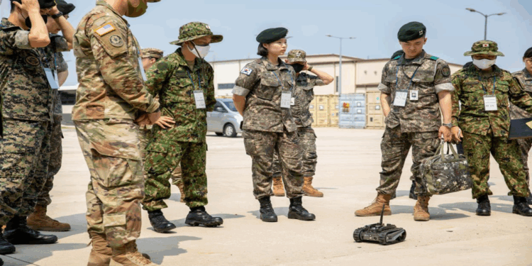 চীনের সেনাবাহিনীতে অভূতপূর্ব ঝড়: শি জিনপিংয়ের ভেতরের ভয়ের প্রতিধ্বনি কি এর পেছনে?