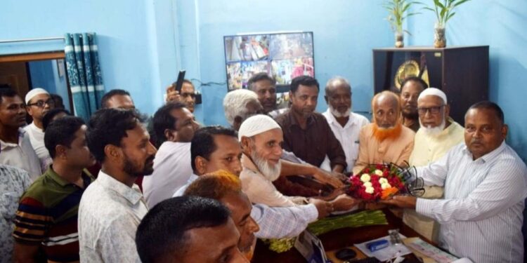 জাতীয় পার্টির শতাধিক নেতাকর্মী যোগ দিলেন বিএনপিতে