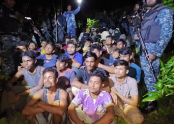 কক্সবাজারের টেকনাফের দুর্গম বাহারছড়াপাহাড়ে বাংলাদেশ কোস্ট গার্ড ও নৌবাহিনীর যৌথ অভিযান