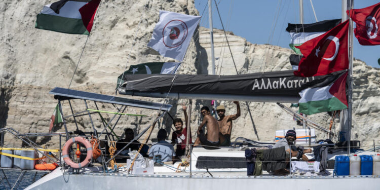 গ্লোবাল সুমুদ ফ্লোটিলা: প্রতীক নাকি নৈতিক মোড় ঘোরানো বার্তা?