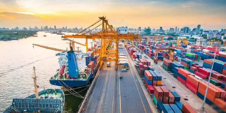 চট্টগ্রাম বন্দর বিদেশি হাতে: বিনিয়োগ নাকি সার্বভৌম নিয়ন্ত্রণের ক্ষয়?