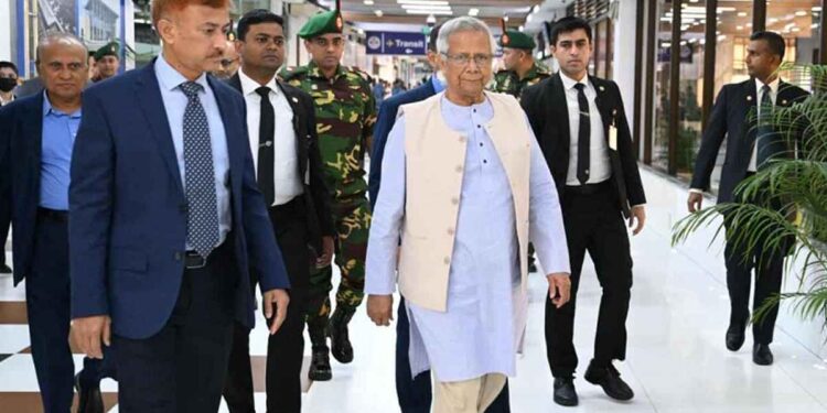 বিশ্ব খাদ্য ও কৃষি সংস্থার ফ্ল্যাগশিপ ইভেন্টে অংশ নিতে রোমের উদ্দেশে ঢাকা ত্যাগ করেছেন প্রধান উপদেষ্টা ড. মুহাম্মদ ইউনূস।