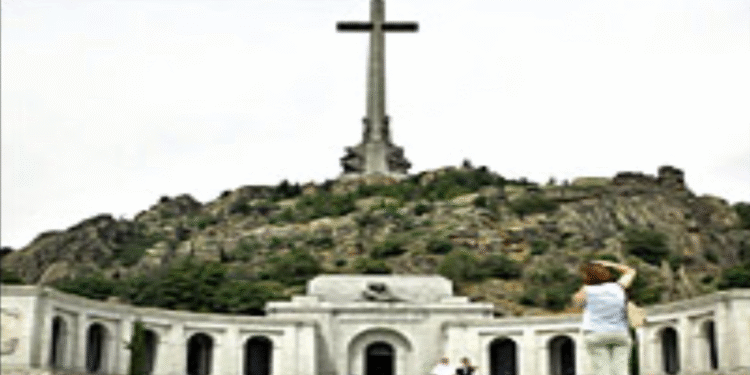 ফ্রাঙ্কো’র উত্তরাধিকার: ইতিহাসের ক্ষত, ভুলে যাওয়ার প্রবণতা ও নতুন রাজনীতির ছায়া