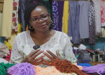 বুক ক্যান্সারের শারীরিক–মানসিক অভিঘাত মোকাবিলায় বোনা প্রোস্থেটিক নিয়ে লড়াই করছেন কেনিয়ার মেরি মাংগি