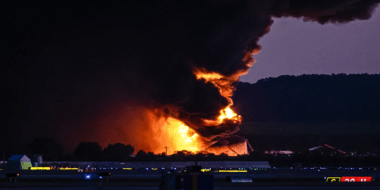 যুক্তরাষ্ট্রে ইউপিএস কার্গো বিমানের ভয়াবহ দুর্ঘটনা: লুইসভিল বিমানবন্দরে অন্তত সাত নিহত