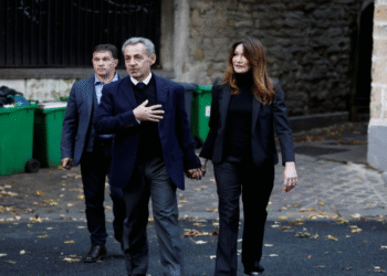 তিন সপ্তাহের কারাবাস শেষে মুক্তি পেলেন ফ্রান্সের সাবেক প্রেসিডেন্ট নিকোলা সারকোজি