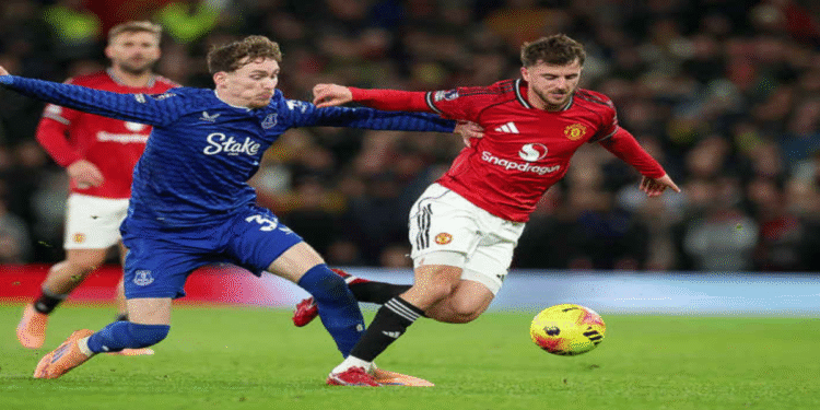 ১০ জনের এভারটনের ঐতিহাসিক জয়: সতীর্থকে চড় মারায় গেয়ে লাল কার্ড দেখলেও হার থামাতে পারেনি ম্যানইউকে