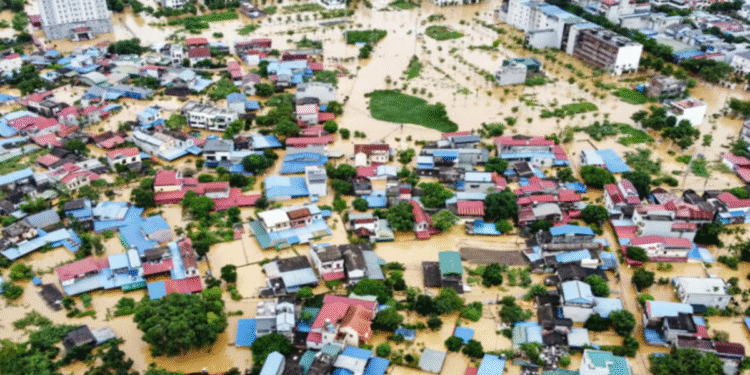 দক্ষিণ-পূর্ব এশিয়ায় বন্যা ও ভূমিধসে মৃত্যু বাড়ছে, আরও বৃষ্টির আশঙ্কা