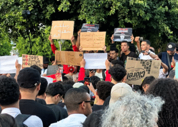 হাসপাতাল চাই, হেলিকপ্টার নয়: জেন-জি বিশ্বজোড়া বিদ্রোহ