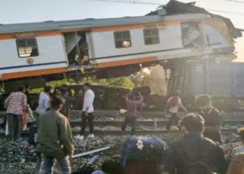 ভারতে যাত্রীবাহী ট্রেনের সঙ্গে পণ্যবাহী ট্রেনের সংঘর্ষে ১১ জন নিহত