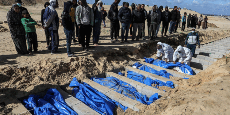 গাজায় ইসরায়েলি যুদ্ধাপরাধ উন্মোচিত যুক্তরাজ্যের প্রামাণ্যচিত্রে: ‘তুমি যা খুশি করতে পারো’