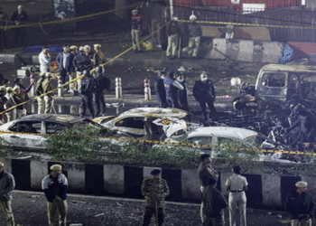দিল্লির লালকেল্লা সংলগ্ন এলাকায় ভয়াবহ বিস্ফোরণ, নিহত কমপক্ষে আটজন
