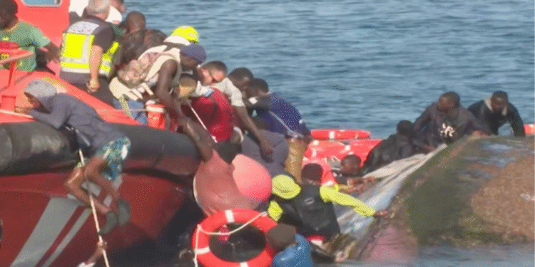 মালয়েশিয়ার উপকূলে রোহিঙ্গা নৌকাডুবি, সাতজনের মৃত্যু, শতাধিক নিখোঁজ