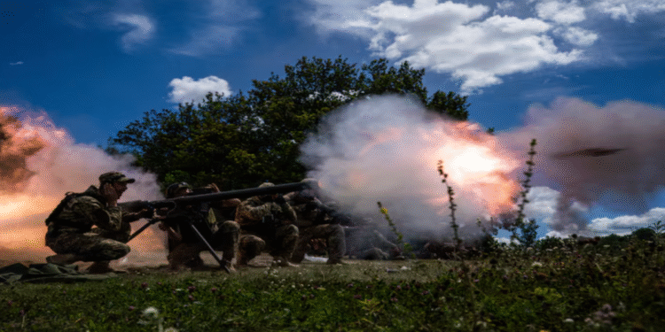 ইউক্রেনের ড্রোন হামলায় রাশিয়ার শহরজুড়ে বিদ্যুৎ বিপর্যয়, উত্তপ্ত সীমান্তে পাল্টা আগুন