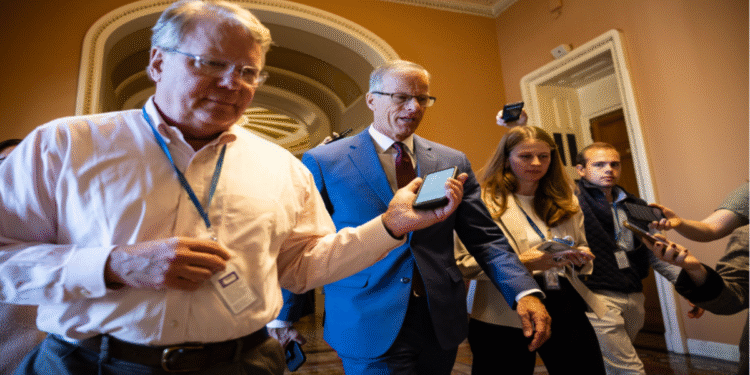 যুক্তরাষ্ট্রে ইতিহাসের দীর্ঘতম সরকার বন্ধের অবসানের পথে সিনেটের প্রথম পদক্ষেপ