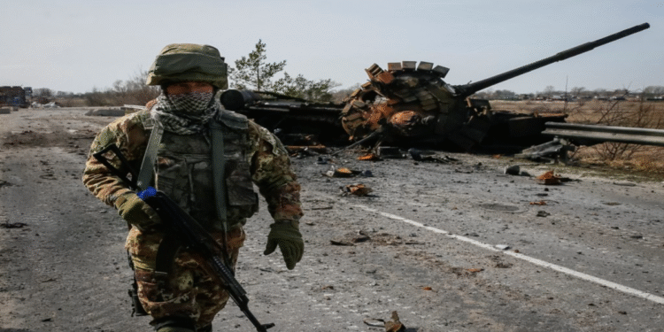 দুর্নীতির অন্ধকারে কাঁপছে ইউক্রেন: যুদ্ধের মাটিতে পরাজয়ের আশঙ্কা