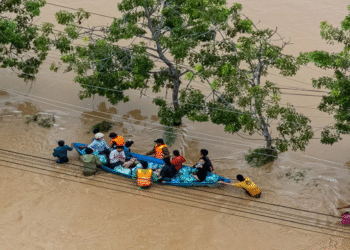 ভিয়েতনামে ভয়াবহ বন্যায় মৃতের সংখ্যা বেড়ে ৯০, এখনো নিখোঁজ কয়েকজন