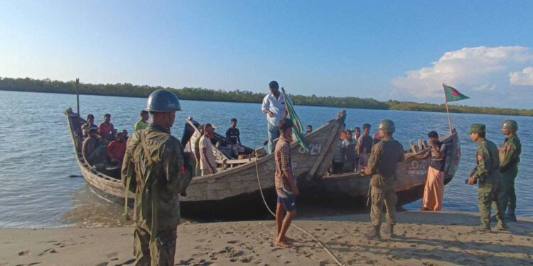 আরও ১০ জেলেকে ধরে নিয়ে গেছে আরাকান আর্মি