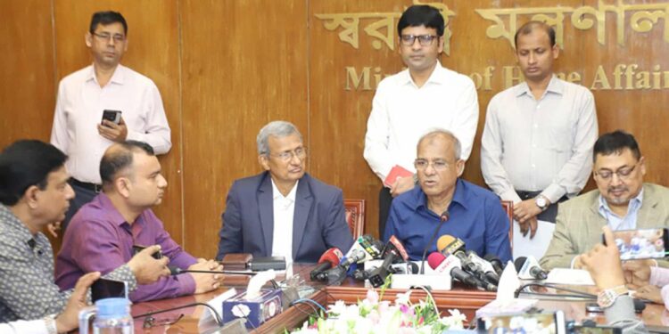 নির্বাচনের আগে আইনশৃঙ্খলা পরিস্থিতি অবনতির সম্ভাবনা নেই: স্বরাষ্ট্র উপদেষ্টা