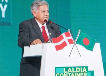 এপিএম টার্মিনালসের বিনিয়োগ বাংলাদেশের বন্দর খাতে নতুন মাইলফলক: উপদেষ্টা
