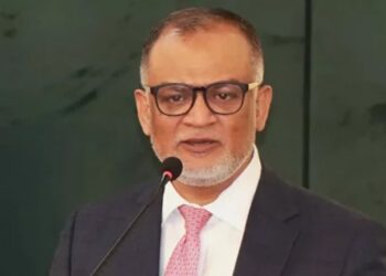 প্রবাসীদের ন্যায্য ভাড়া নিশ্চিতের আহ্বান বিমান উপদেষ্টার, ঢাকা–জেদ্দা রুটে ফ্লাইএডিলের ফ্লাইট চালু