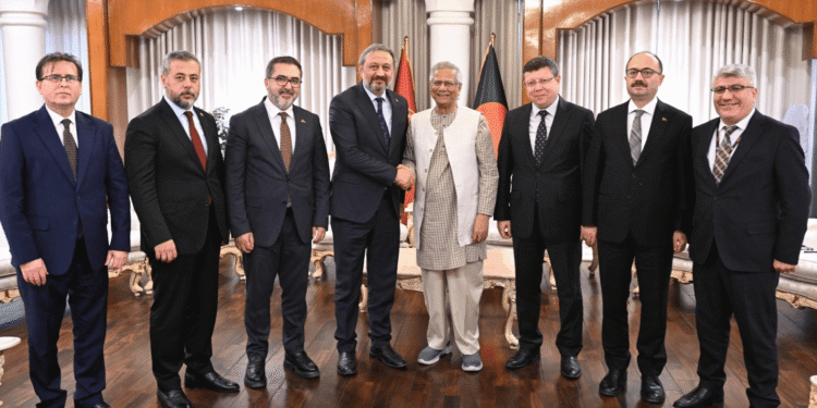 তুর্কি সংসদীয় প্রতিনিধিদলের সঙ্গে প্রধান উপদেষ্টার বৈঠক: বিনিয়োগ ও রোহিঙ্গা সহায়তা জোরদারে আলোচনা
