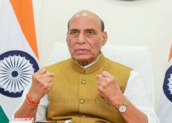 প্রধান উপদেষ্টাকে কথা বলার ক্ষেত্রে সংযত থাকার আহ্বান ভারতের প্রতিরক্ষামন্ত্রীর