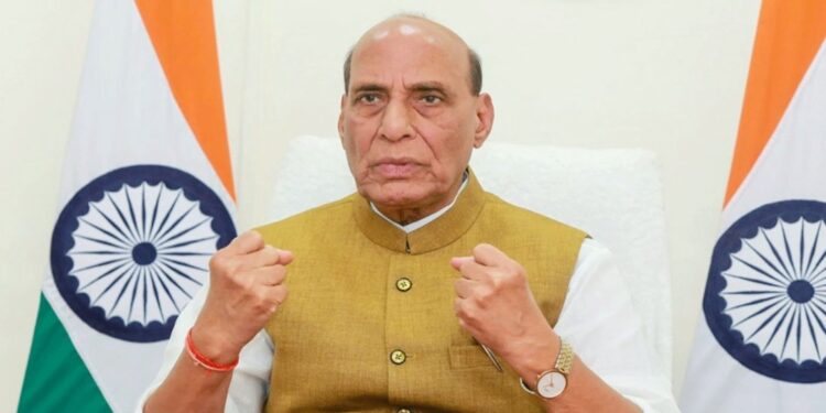 প্রধান উপদেষ্টাকে কথা বলার ক্ষেত্রে সংযত থাকার আহ্বান ভারতের প্রতিরক্ষামন্ত্রীর