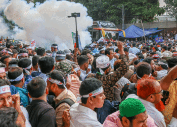 রবিবার থেকে কর্মবিরতিতে যাচ্ছেন প্রাথমিক শিক্ষকরা