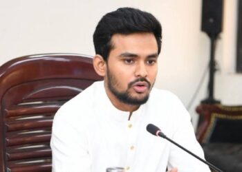 সংস্কারের বিরুদ্ধে গিয়ে অনেকে মুজিববাদী রাজনীতিকে প্রাসঙ্গিক করে তুলছে: আসিফ