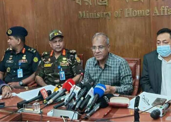 ১৩ নভেম্বর ঘিরে নিরাপত্তা জোরদার: খোলা তেল বিক্রি বন্ধ, টহল বৃদ্ধি