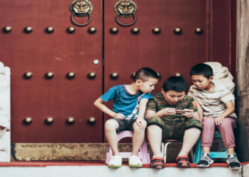 শিশু সুরক্ষায় কৃত্রিম বুদ্ধিমত্তা কোম্পানির ওপর কড়া নিয়ন্ত্রণে যাচ্ছে চীন