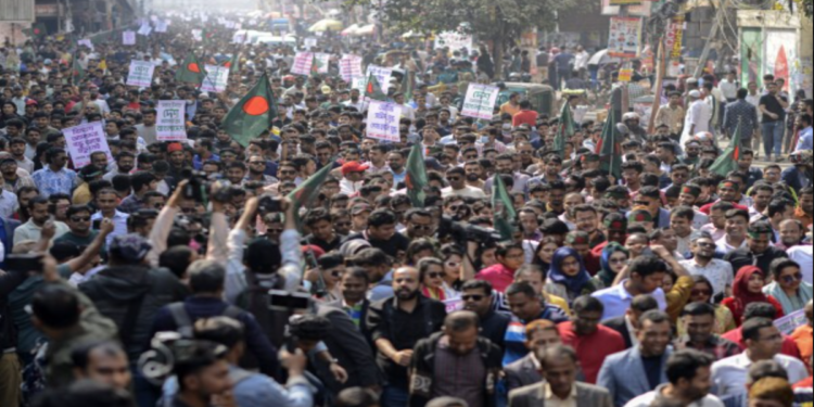 ঢাকায় ভারতবিরোধী প্রতিবাদে দুই ভিসা সেন্টার বন্ধ, হাইকমিশনের সামনে র‌্যালি