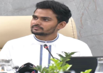 নির্বাচনে অংশ নেওয়ার আলোচনার মাঝেই বুধবার ব্রিফিংয়ে আসছেন উপদেষ্টা আসিফ মাহমুদ