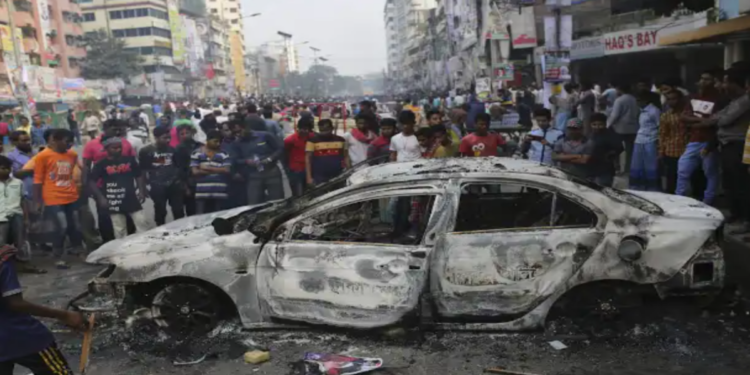 রাজনৈতিক অস্থিরতার মধ্যে নির্বাচনী সূচি ঘিরে অনিশ্চয়তায় বাংলাদেশ