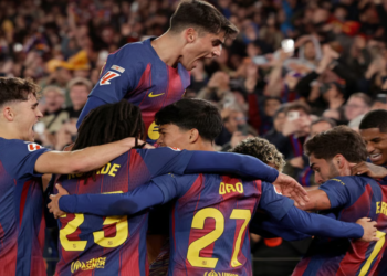 অসাধারণ ঘুরে দাঁড়ানোতে আতলেতিকোকে ৩-১ গোলে হারিয়ে লা লিগার শীর্ষে আরও মজবুত বার্সেলোনা