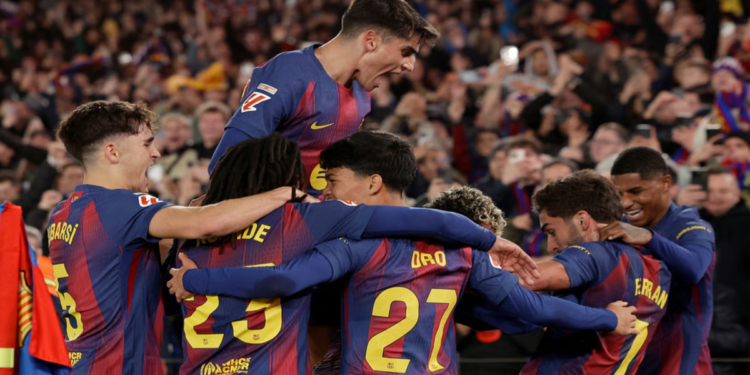 অসাধারণ ঘুরে দাঁড়ানোতে আতলেতিকোকে ৩-১ গোলে হারিয়ে লা লিগার শীর্ষে আরও মজবুত বার্সেলোনা