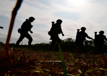 তাইওয়ানে অস্ত্র বিক্রির জেরে ৩০টি মার্কিন প্রতিষ্ঠান ও ব্যক্তির ওপর চীনের নিষেধাজ্ঞা