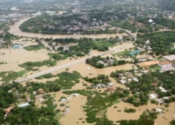 ইন্দোনেশিয়া–শ্রীলঙ্কা–থাইল্যান্ড–মালয়েশিয়ায় বন্যা ও ভূমিধসে প্রায় এক হাজার মানুষের মৃত্যু