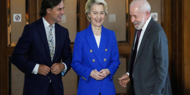 ইইউ-মারকোসুর বাণিজ্য চুক্তিতে ভোট স্থগিতের আহ্বান ফ্রান্সের