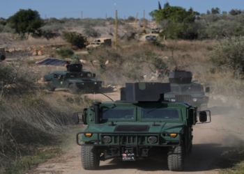 ইসরায়েল-লেবানন আলোচনায়, হিজবুল্লাহকে নিরস্ত্র করার চাপে বৃদ্ধি