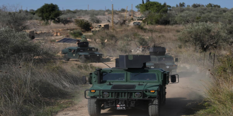 ইসরায়েল-লেবানন আলোচনায়, হিজবুল্লাহকে নিরস্ত্র করার চাপে বৃদ্ধি