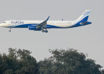 ইন্ডিগোতে টানা ফ্লাইট বাতিল: কেন ভারতের সবচেয়ে বড় এয়ারলাইনের কার্যক্রম ভেঙে পড়েছে
