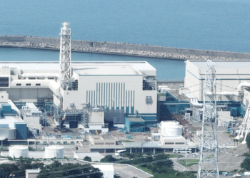 ফুকুশিমার ১৫ বছর পর বিশ্বের সবচেয়ে বড় পারমাণবিক বিদ্যুৎকেন্দ্র চালুর পথে জাপান