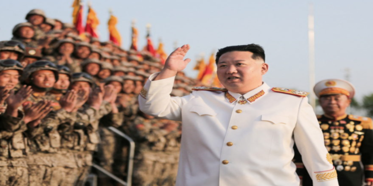 যুদ্ধ প্রতিরোধের অজুহাতে ক্ষেপণাস্ত্র উৎপাদন বাড়ানোর নির্দেশ কিম জং উনের