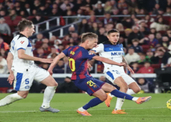 লা লিগায় বার্সেলোনার জয়, প্রিমিয়ার লিগে চেলসির সঙ্গে ড্রয়ে আটকে গেল আর্সেনাল